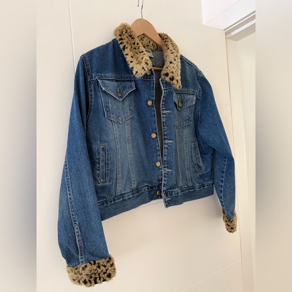 Rainforest Cafe Faux Fur Trim Jean Jacket, tagged XL (see description) - Picture 2 of 6